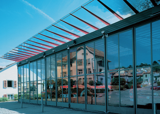 Long-span folding door